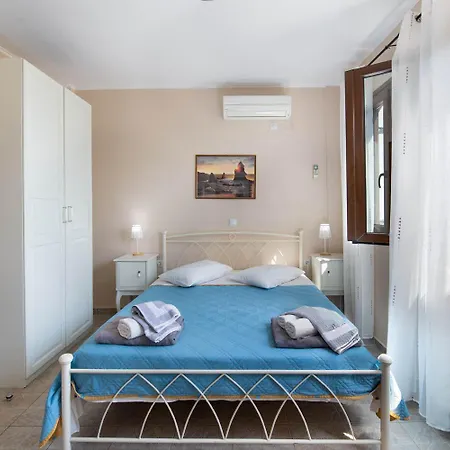 Elpida Villa Gaios