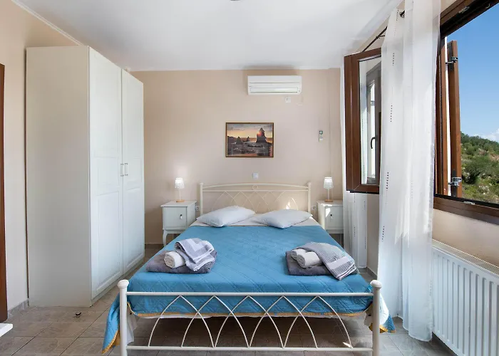 Elpida Villa Gaios